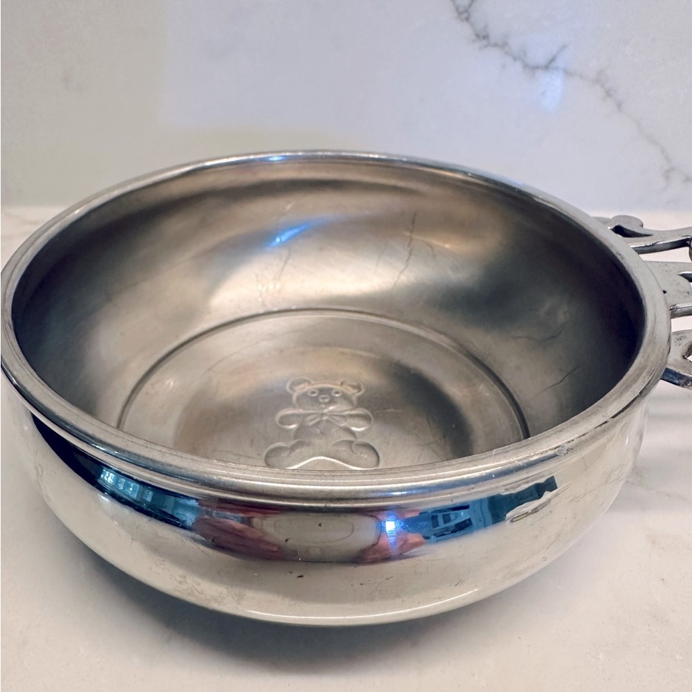 Lunt Vintage Pewter Teddy Bear Baby Porringer Bowl with Handle C-191T